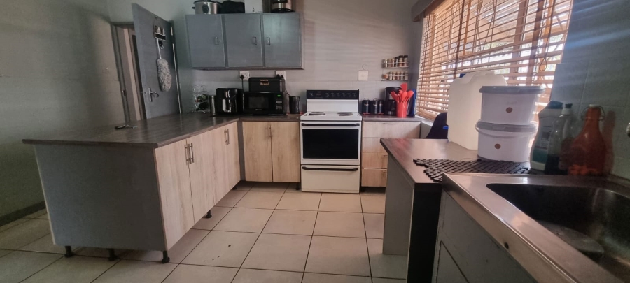 4 Bedroom Property for Sale in Beaconsfield Northern Cape
